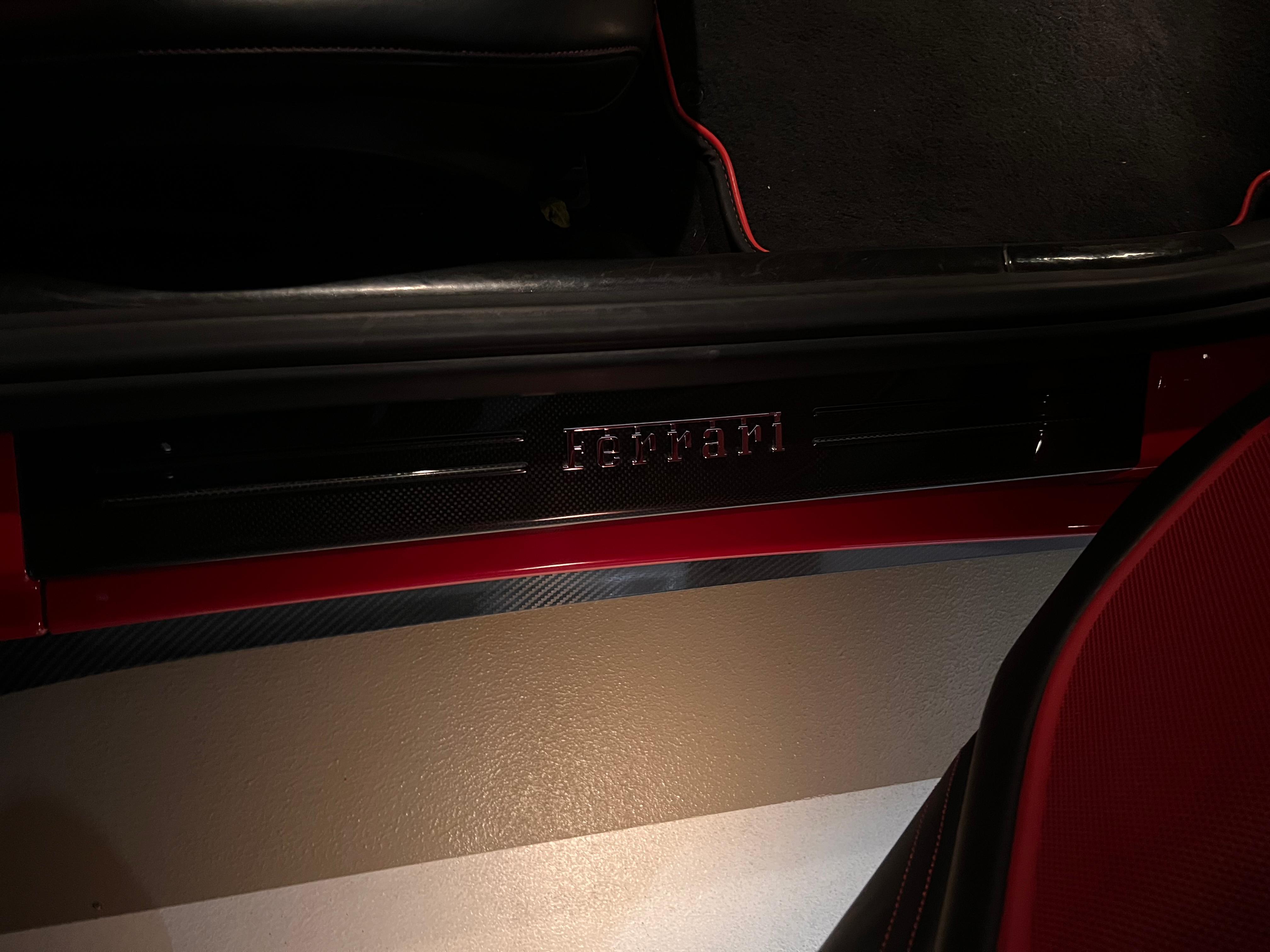 二手法拉利 F12berlinetta  红色/红黑双拼 2013款 6.3L 标准型