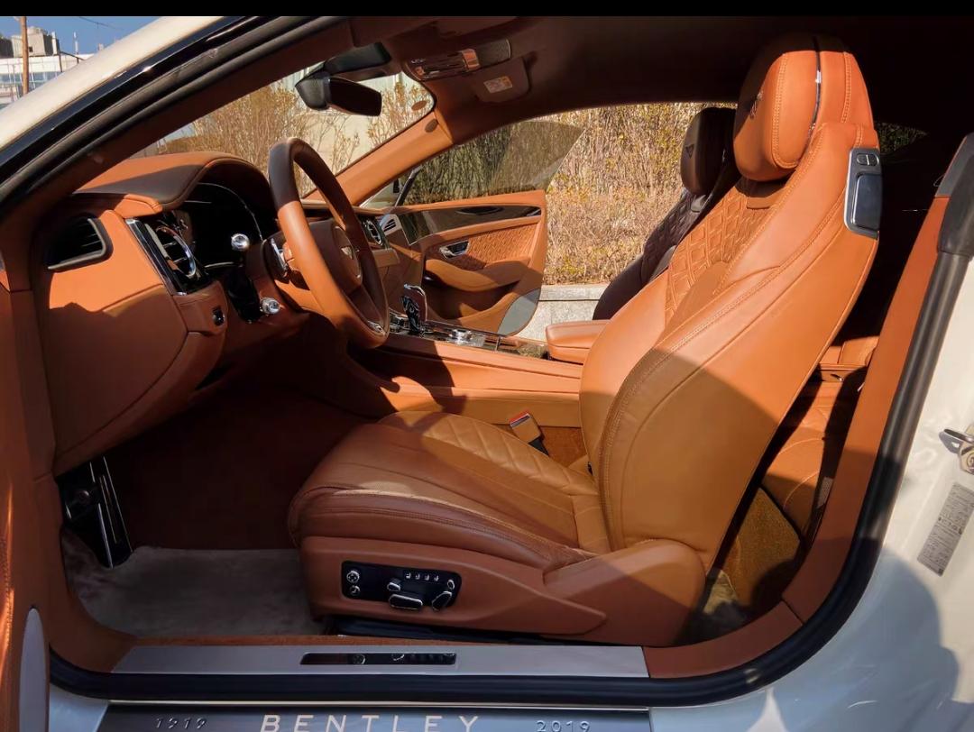 二手宾利 欧陆GT 冰川白/棕色 2020款 4.0T GT V8