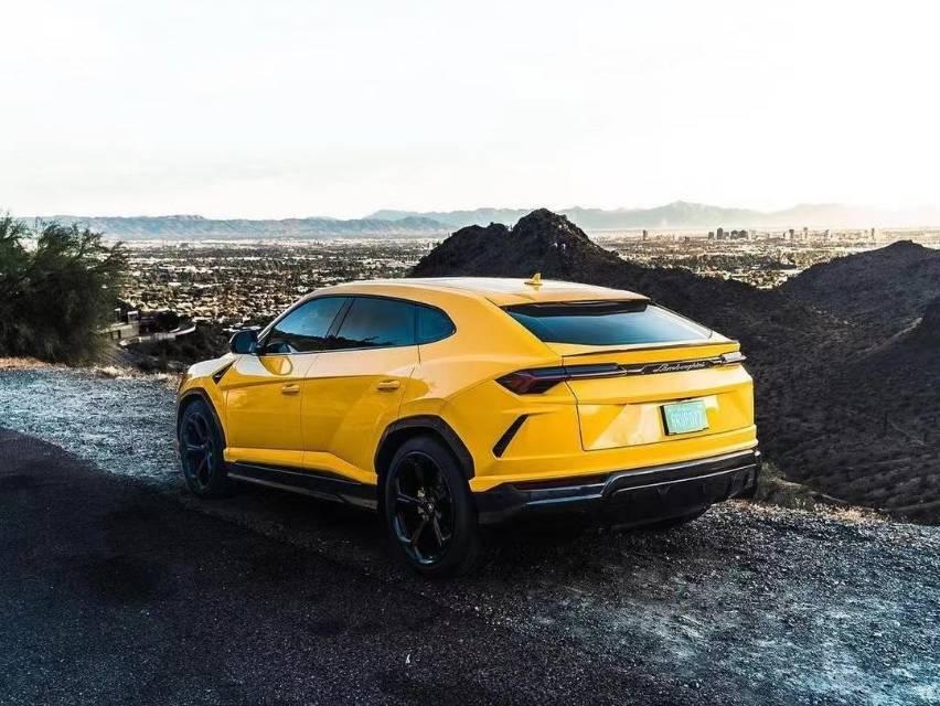 二手兰博基尼 Urus 黄色/黑色 2018款 4.0T V8
