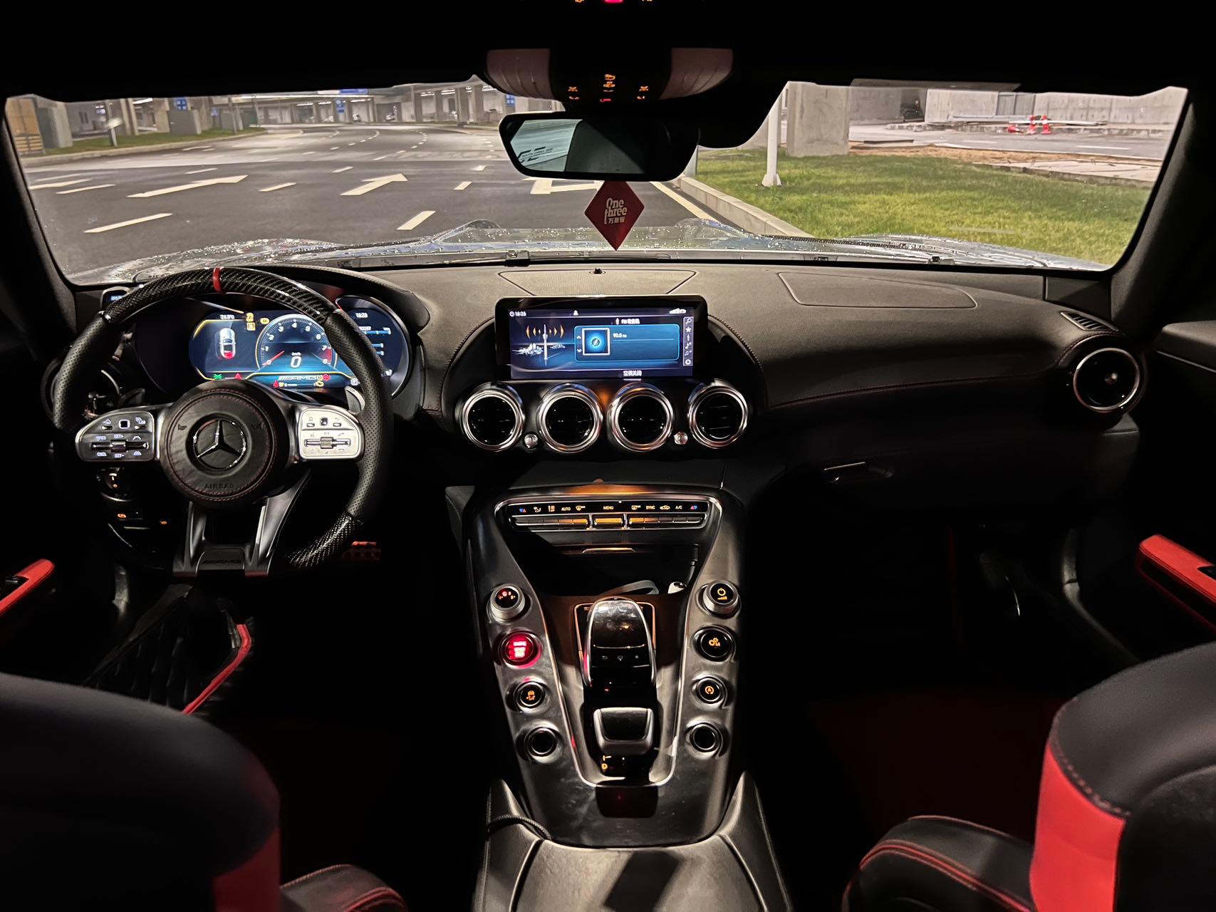 二手奔驰 AMG GT 银色/黑红 2016款