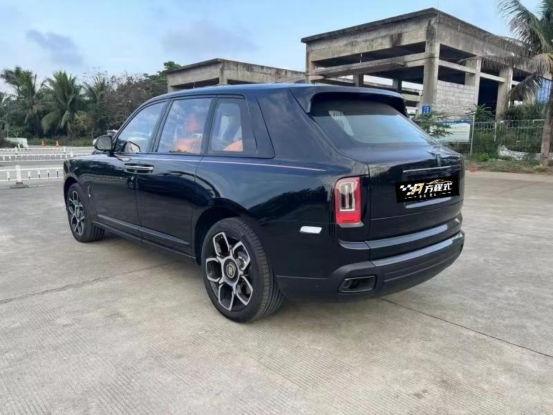 二手劳斯莱斯 库里南 黑色/锻造黄 Black Badge 2024款 6.7L中规版