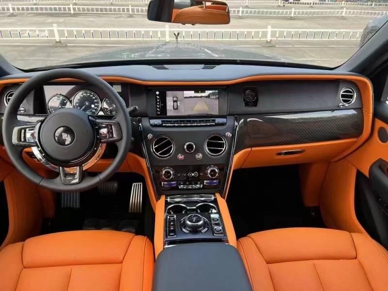 二手劳斯莱斯 库里南 黑色/锻造黄 Black Badge 2024款 6.7L中规版