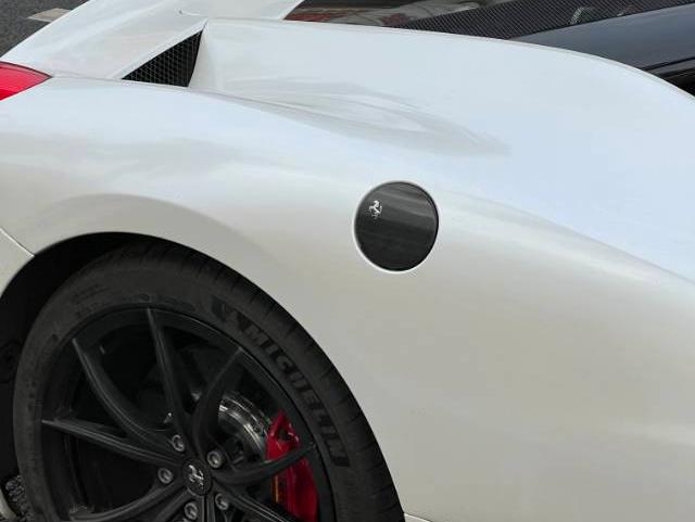 二手法拉利 458 白色/红色 2011款 4.5L Italia