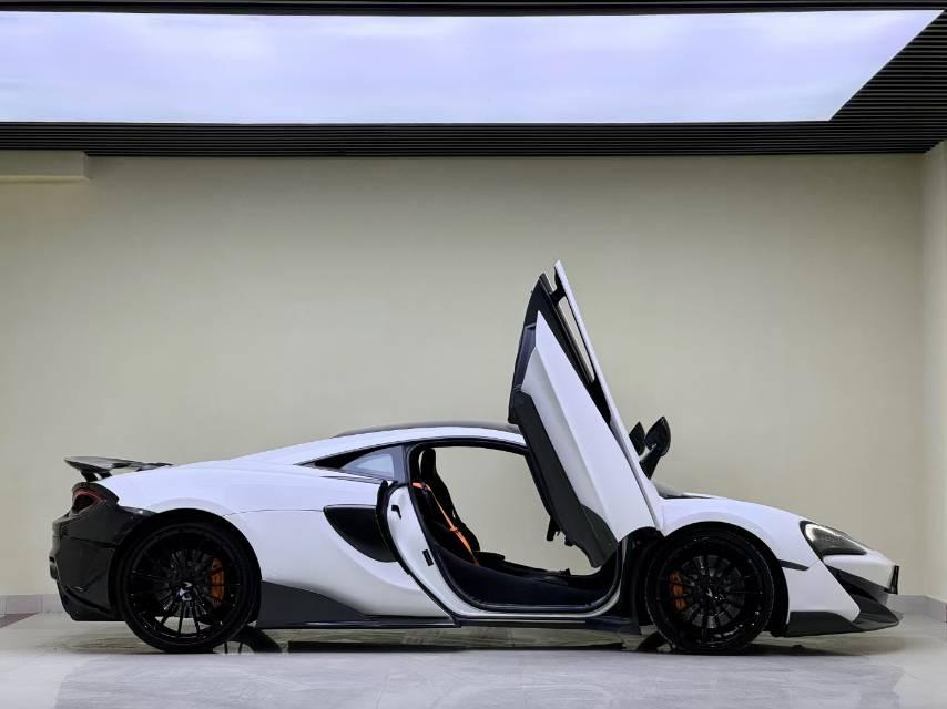 二手迈凯伦 540C 白色/黑色 2015款 3.8T Coupe