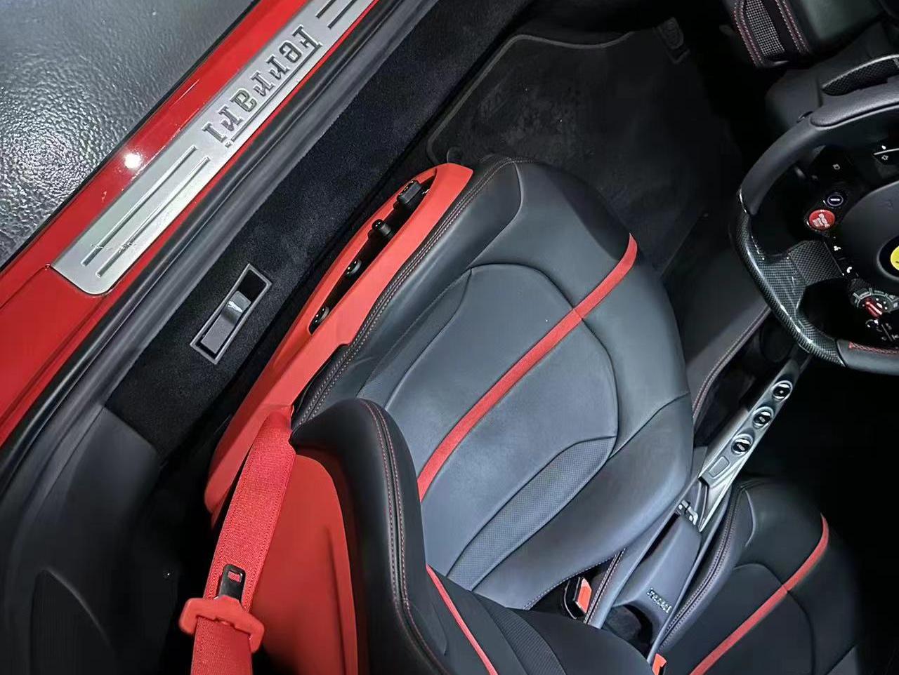二手法拉利 F8 红色/黑红双拼 2019款 Tributo 3.9T V8