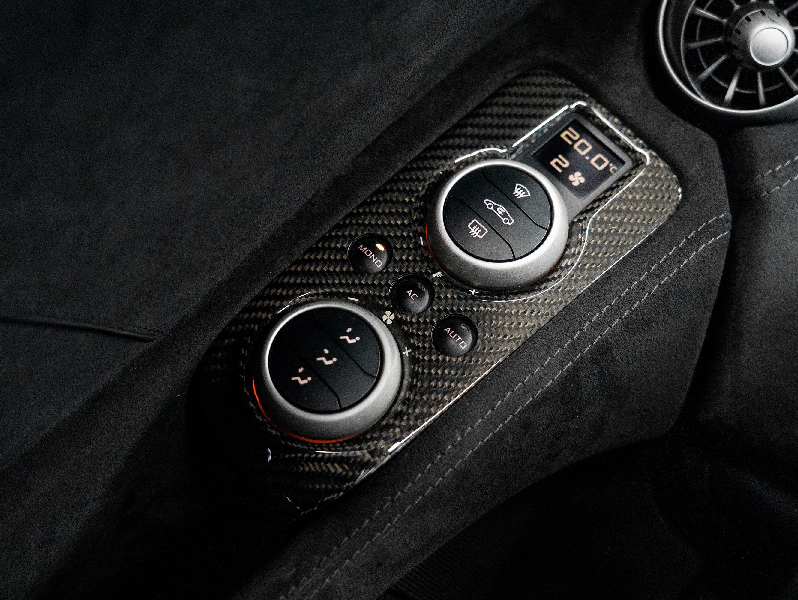 二手迈凯伦 650S 银色/黑色 2014款 3.8T Spider