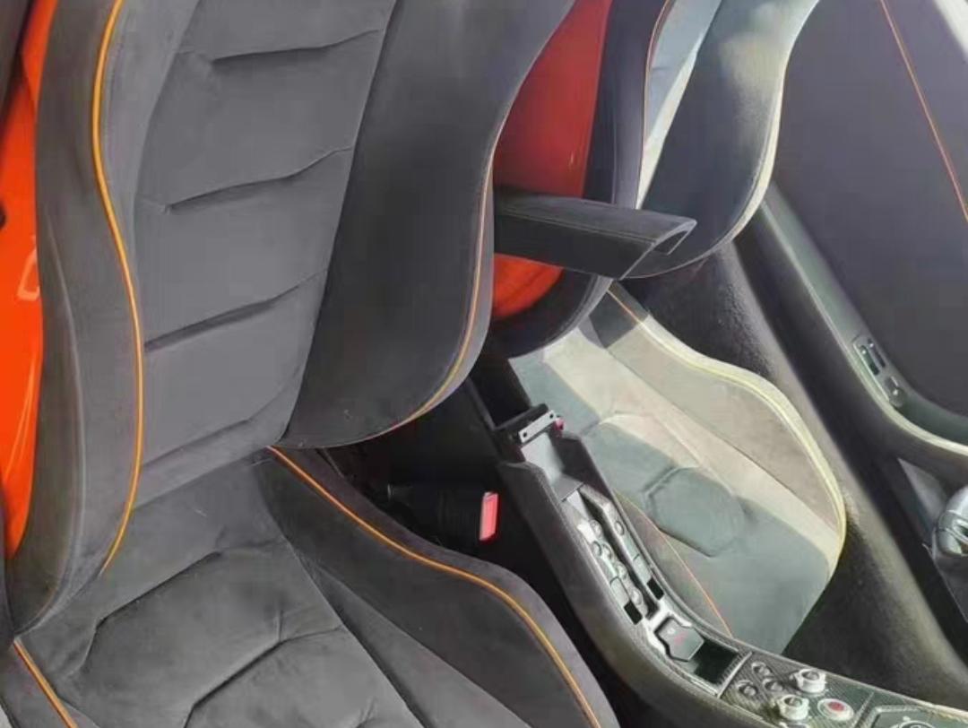 二手迈凯伦 650S 银色/黑色 2014款 3.8T Spider