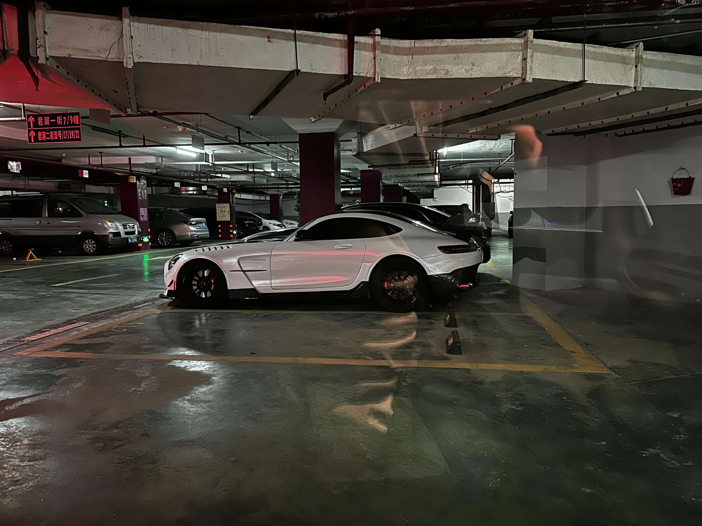 二手奔驰 AMG GT 银灰色/黑色 2017款