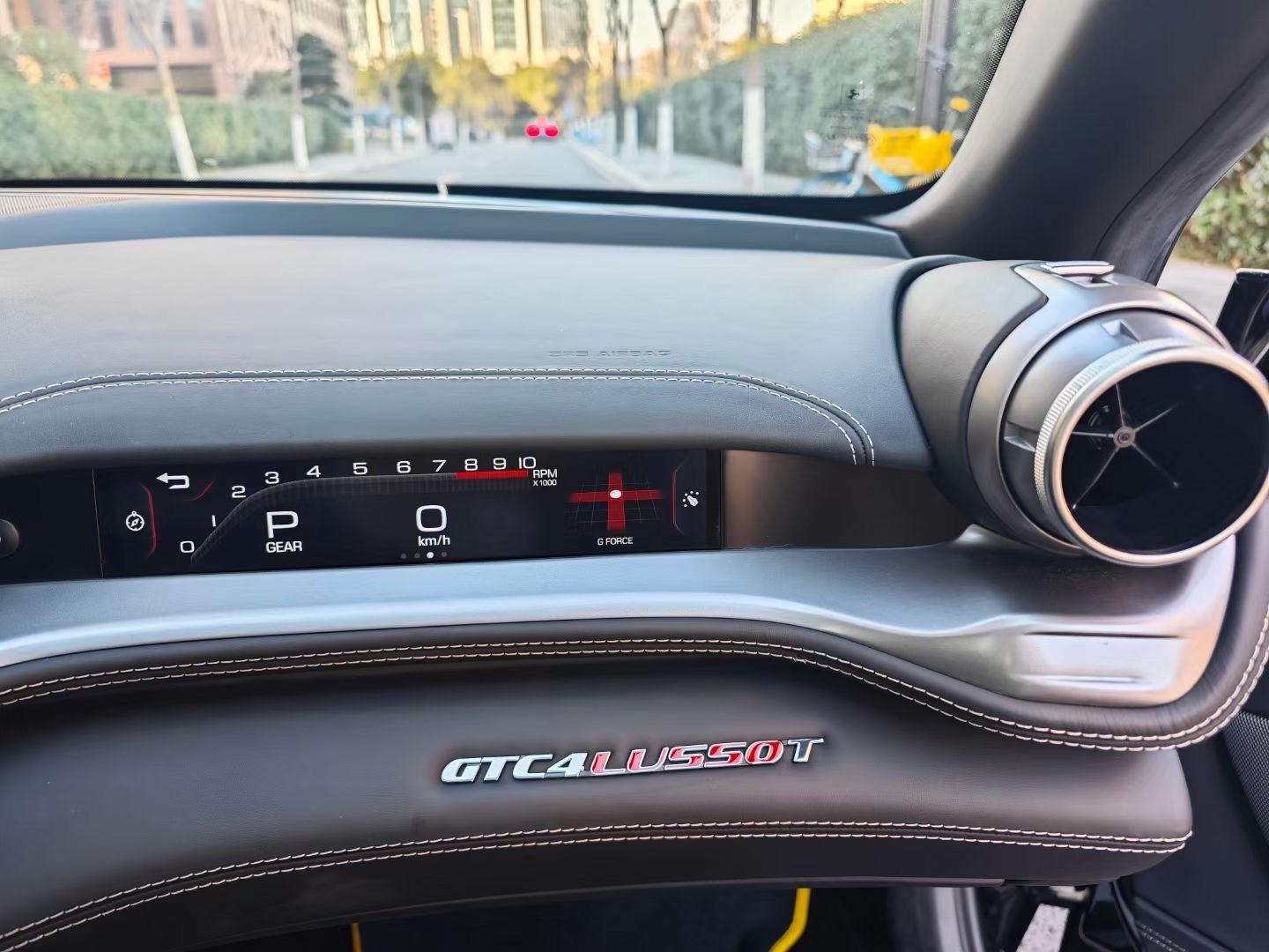 二手法拉利 GTC4 Lusso 黑色/黑色 2017款 3.9T V8