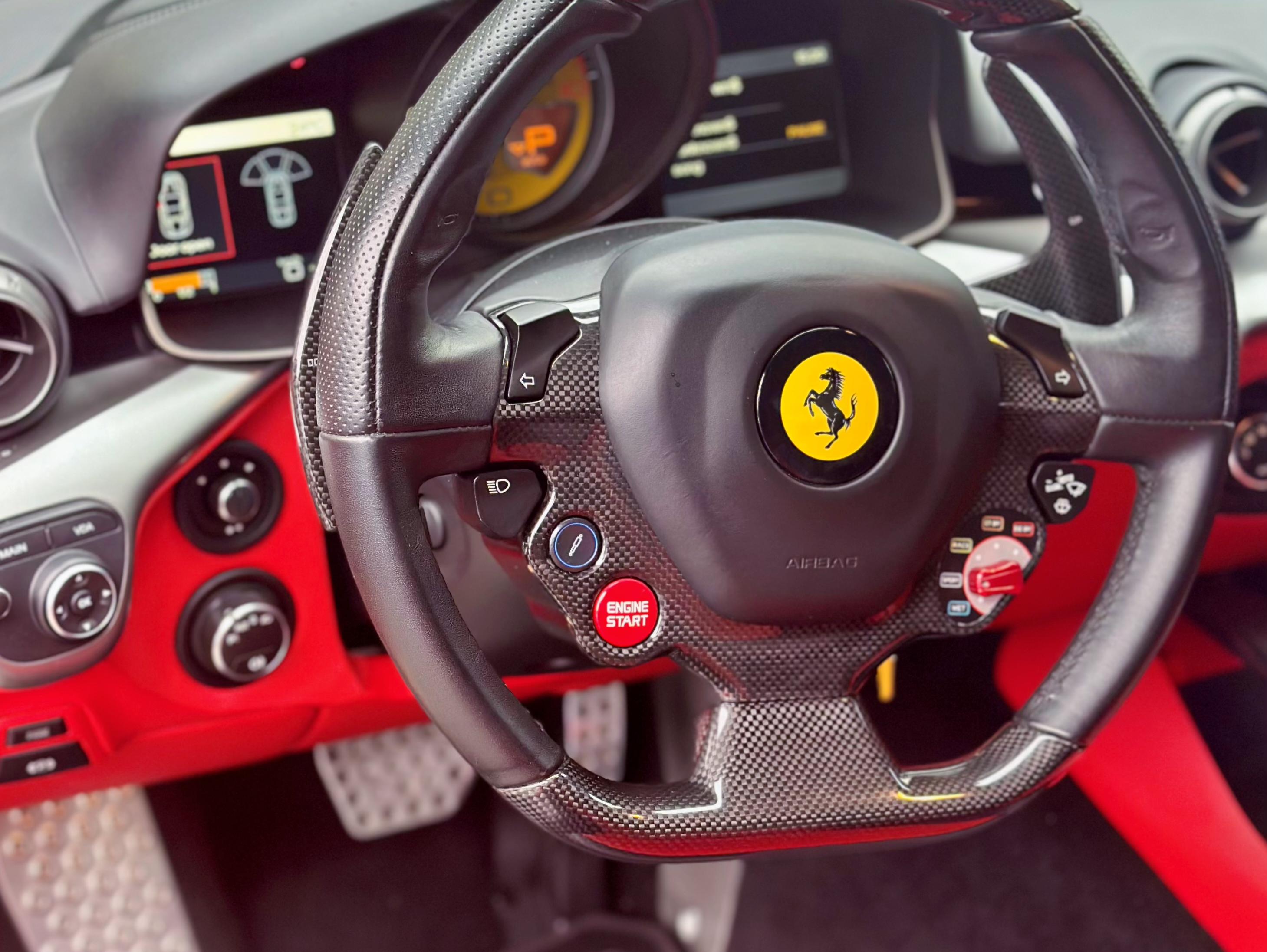 二手法拉利 F12berlinetta 红色/黑色 2013款 6.3L 标准型