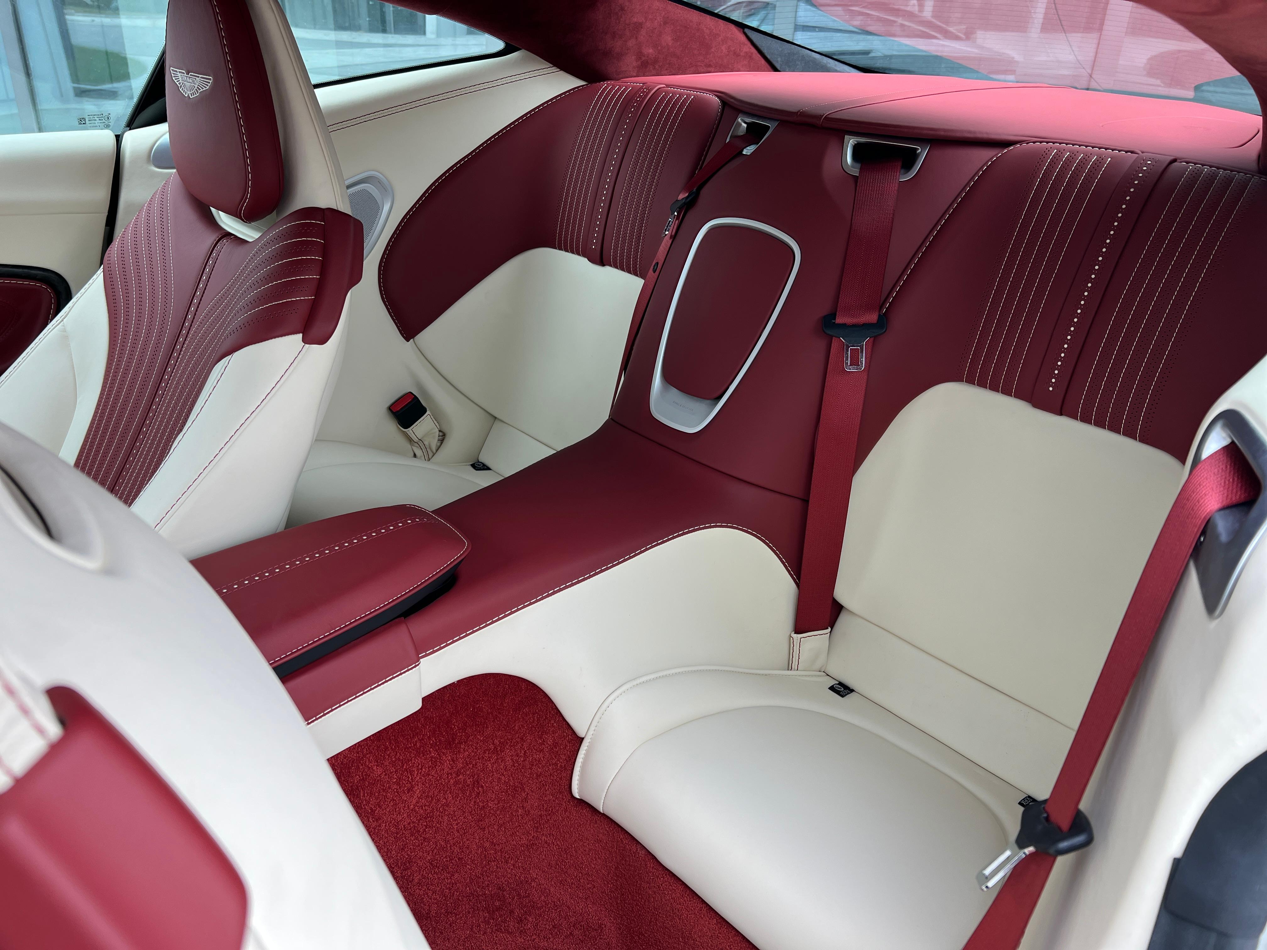 二手阿斯顿·马丁 DB11 白色/红色 2017款 4.0T V8