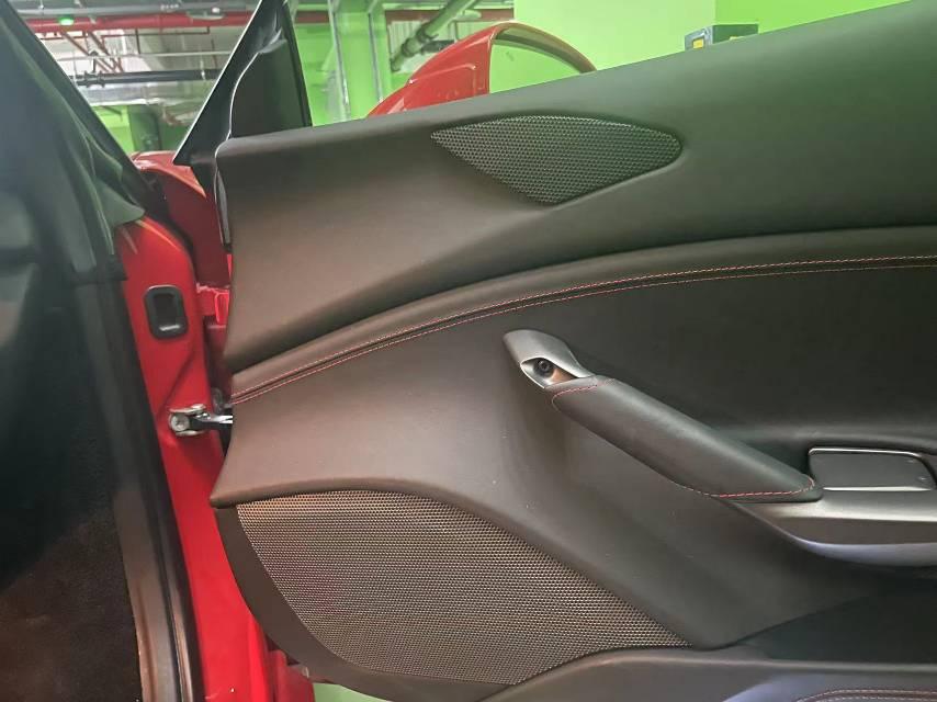 二手法拉利 488 红色/黑色 2015款 488 GTB