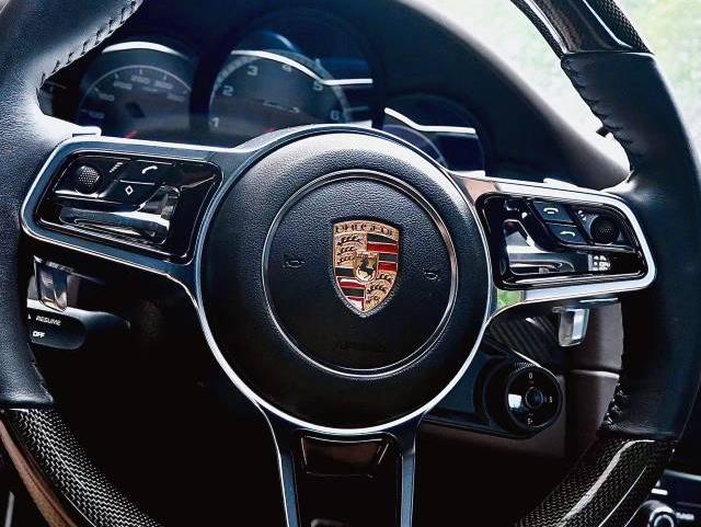 二手保时捷 911 黑玉色/咖啡色 2017款 turbo s  中规版