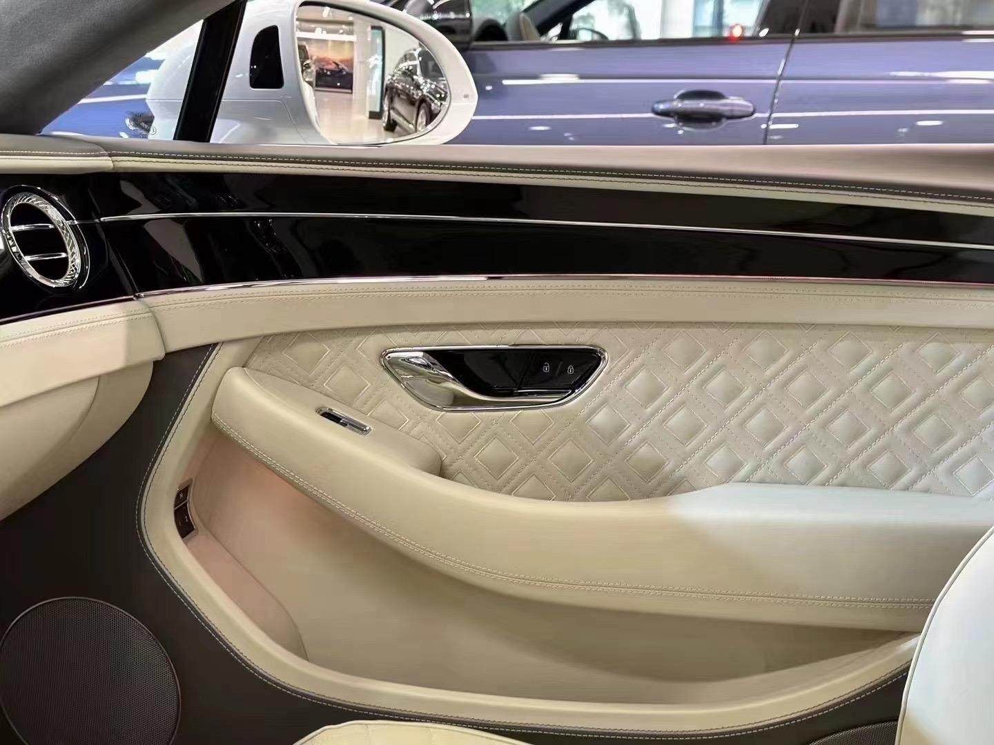 二手宾利 欧陆GT 冰川白/亚麻白 2023款 V8 S