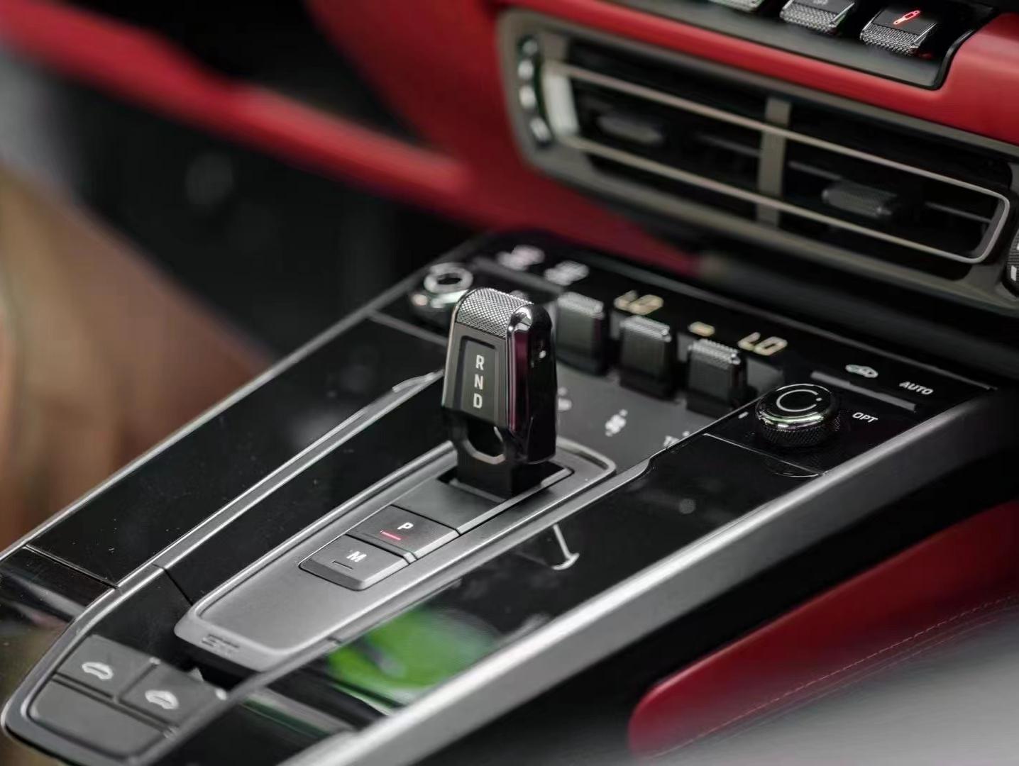 二手保时捷 911 黑色/红色  2022款 Targa 4 3.0T