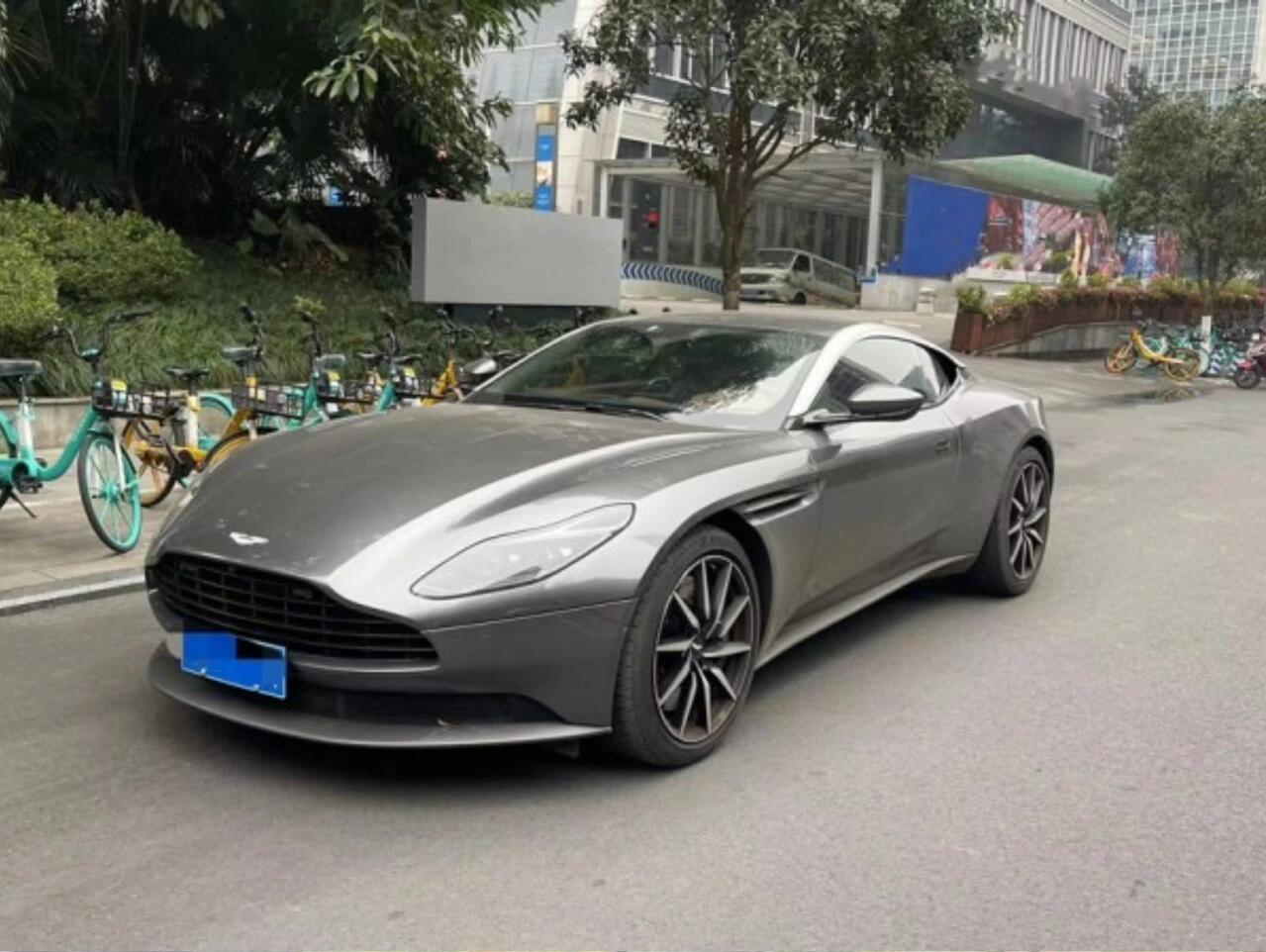 二手阿斯顿·马丁 DB11 银色/棕色 2020款 4.0T V8 Coupe