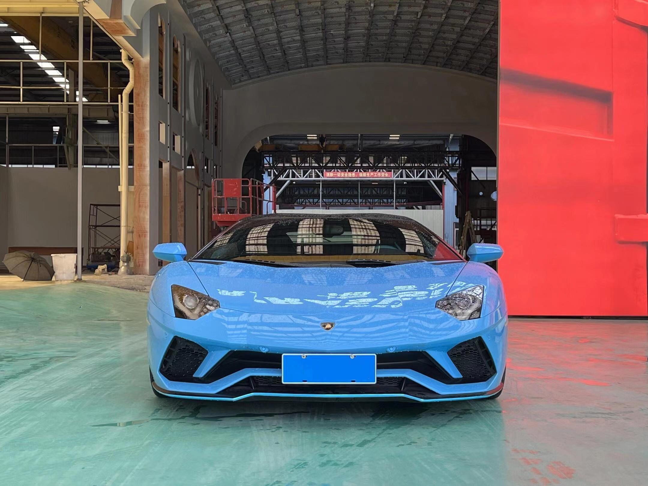 二手兰博基尼 Aventador 蓝色/黑色 2017款 Aventador S