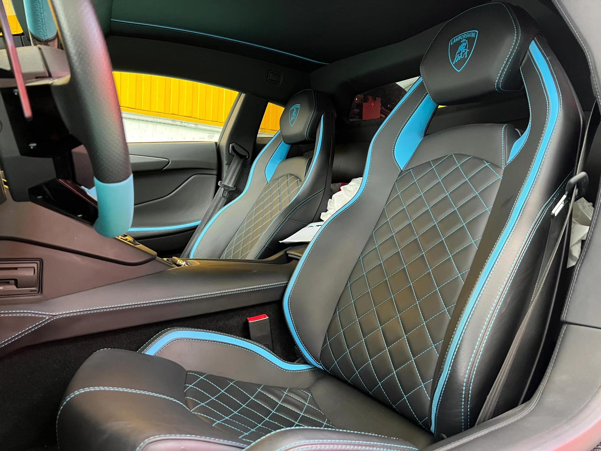二手兰博基尼 Aventador 蓝色/黑色 2017款 Aventador S