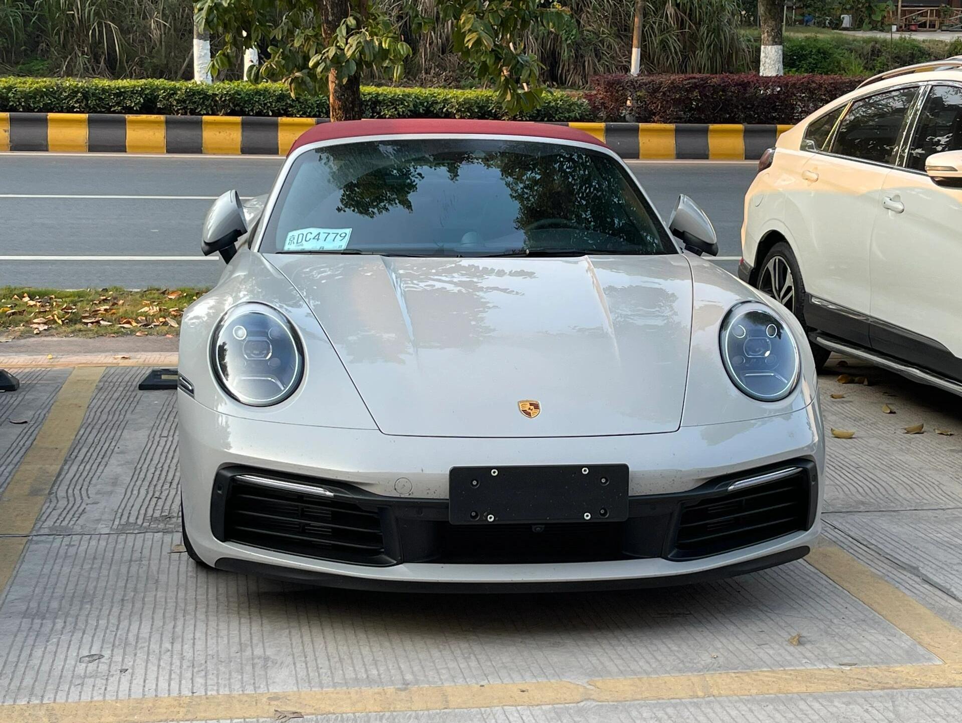 二手保时捷 911 雅灰/波尔多红 2022款 Targa 4 3.0T