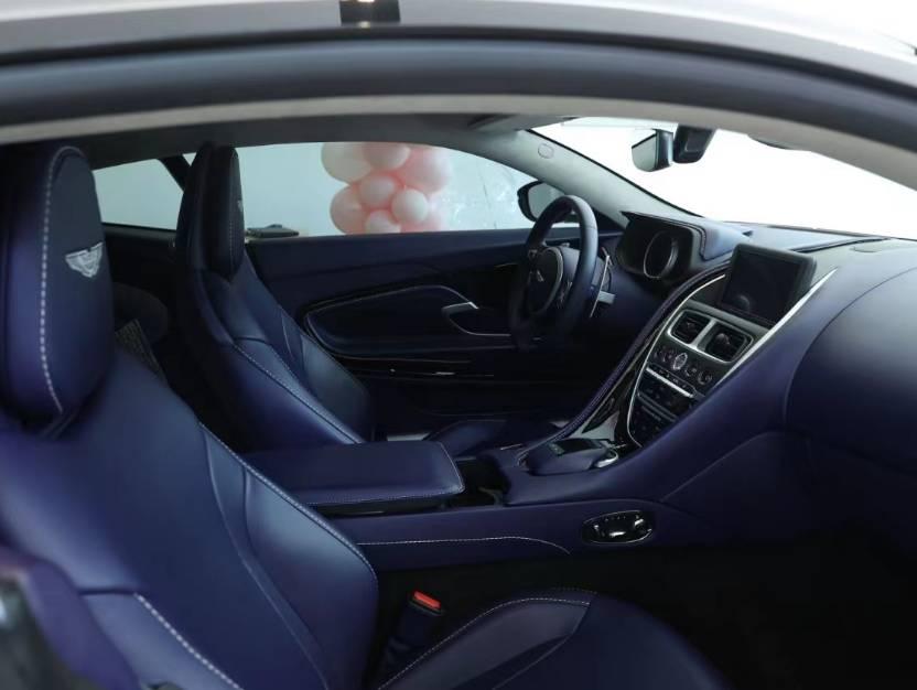二手阿斯顿·马丁 DB11 白色/紫色 2019款 4.0T V8 Coupe