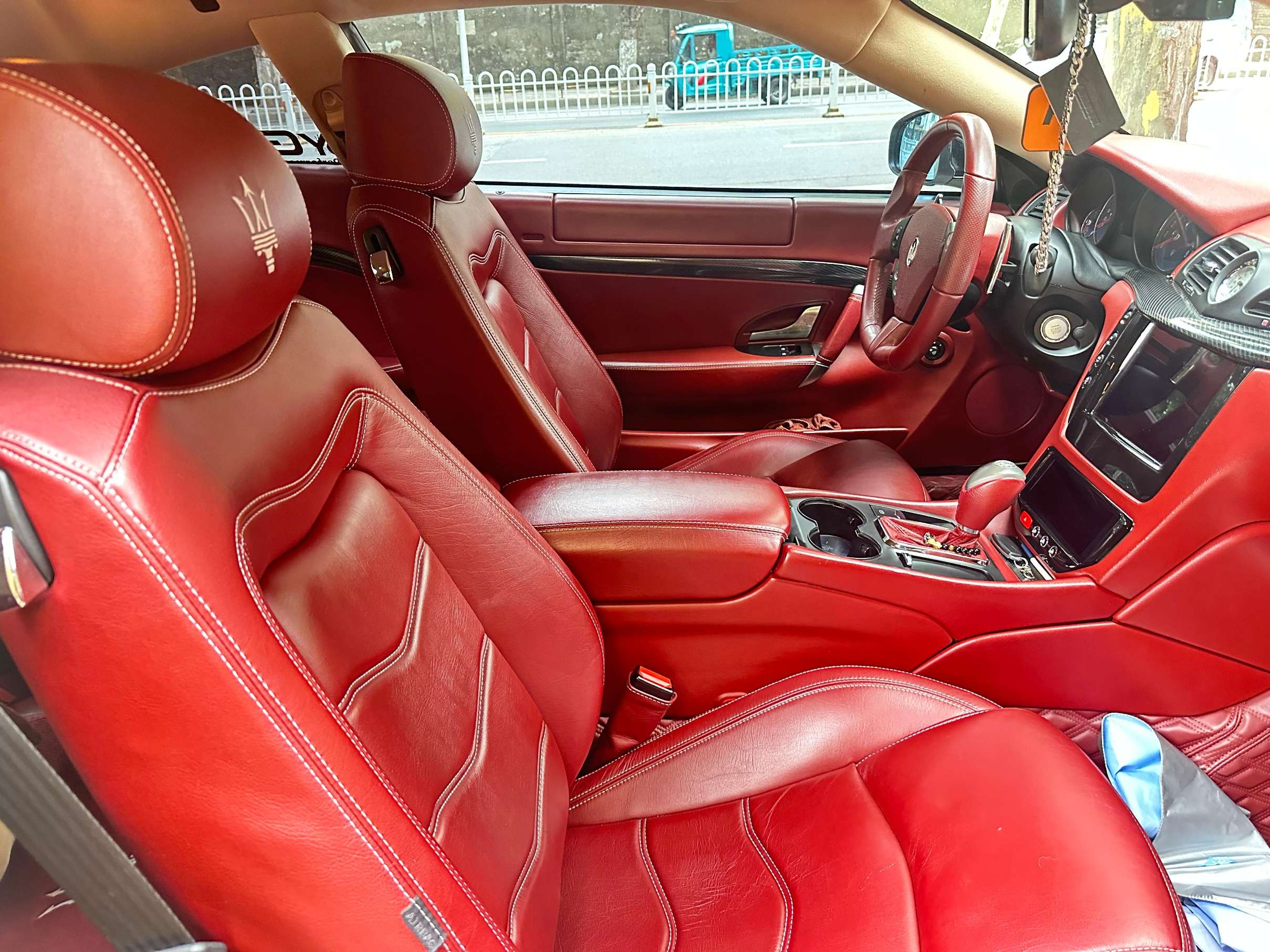 二手玛莎拉蒂 GranTurismo 白色/红色 2007款 4.2L 标准版