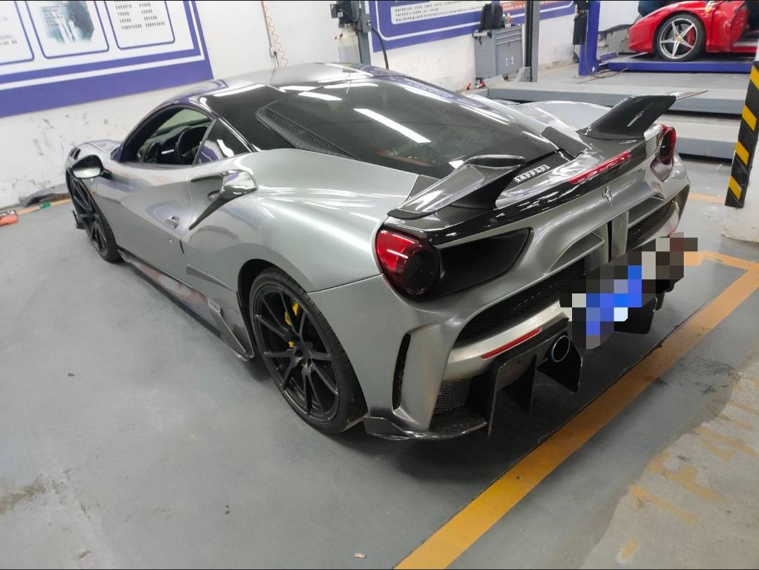 二手法拉利 488 黄色/黑色 2015款 488 GTB