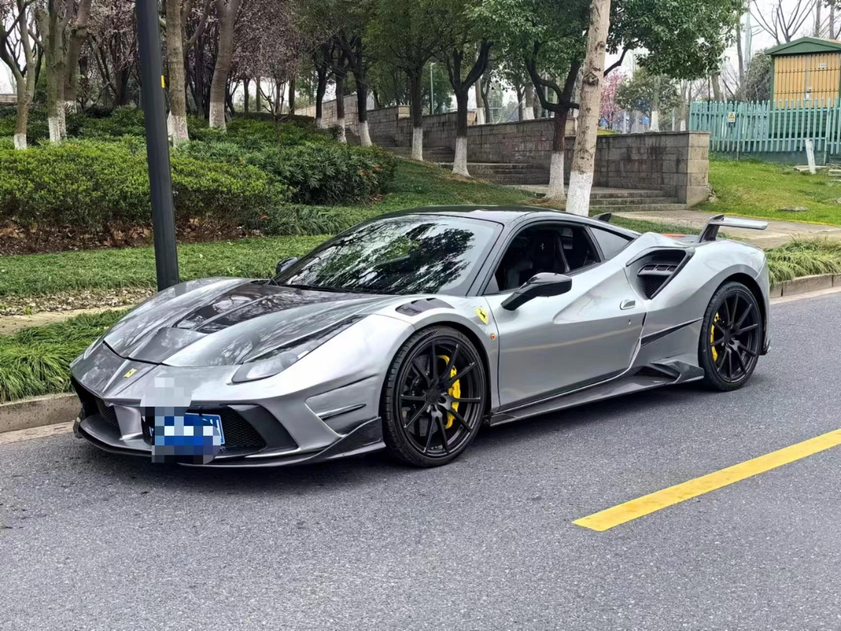 二手法拉利 488 黄色/黑色 2015款 488 GTB