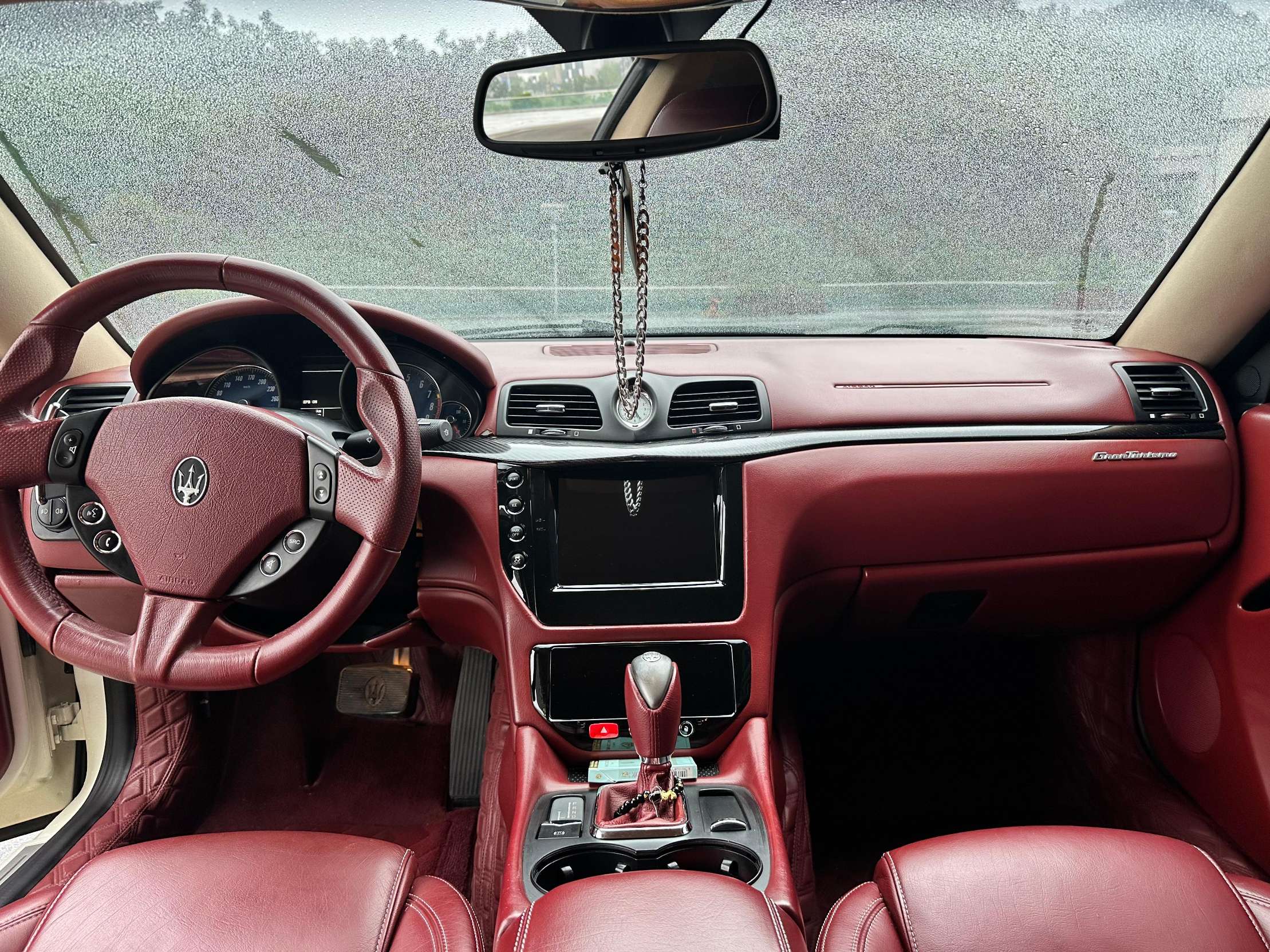 二手玛莎拉蒂 GranTurismo 白色/红色 2007款 4.2L 标准版