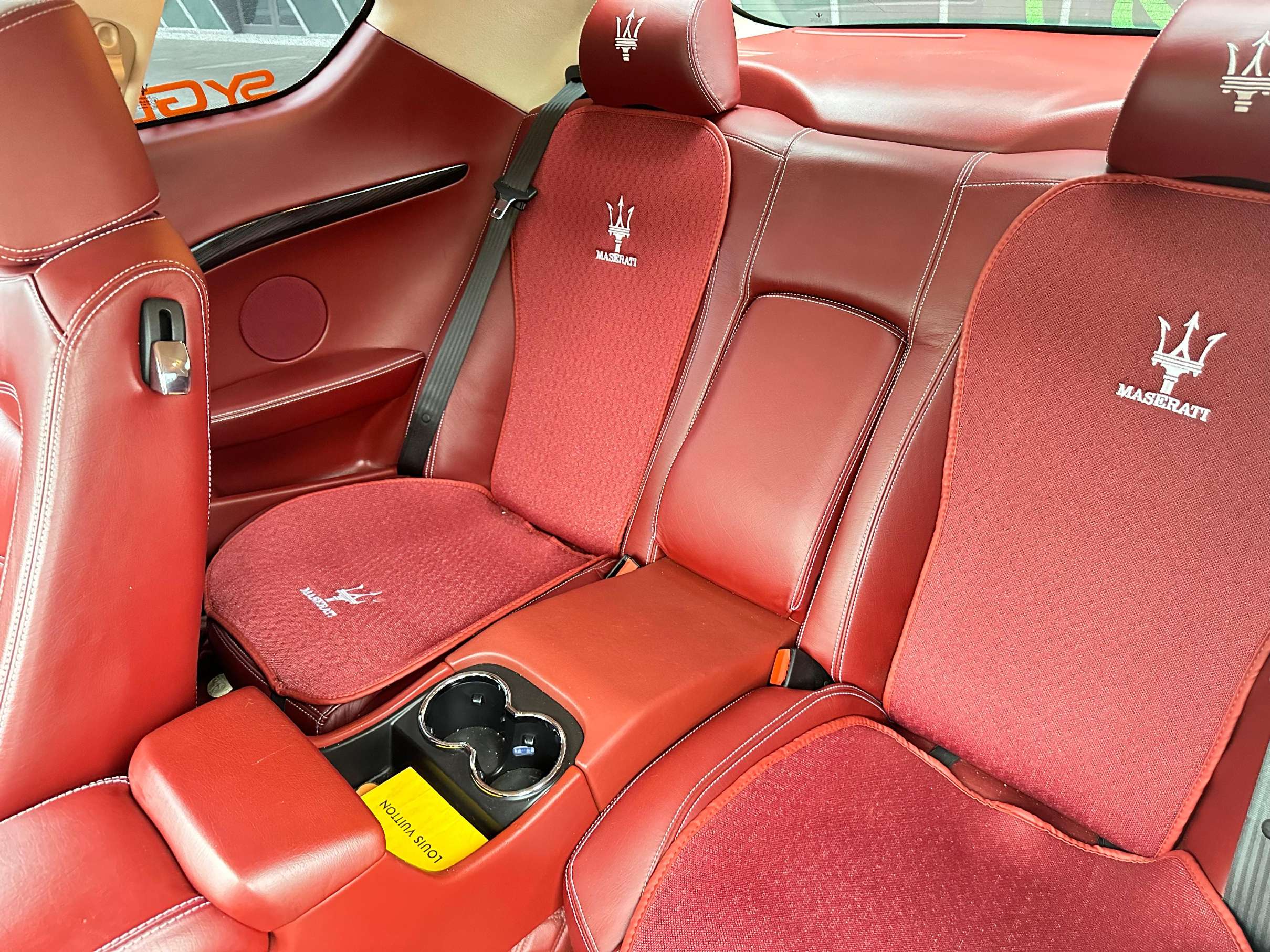 二手玛莎拉蒂 GranTurismo 白色/红色 2007款 4.2L 标准版