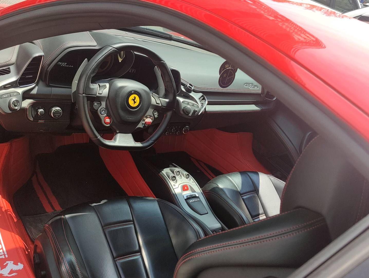 二手法拉利 458 红色/黑色 2011款 4.5L Italia