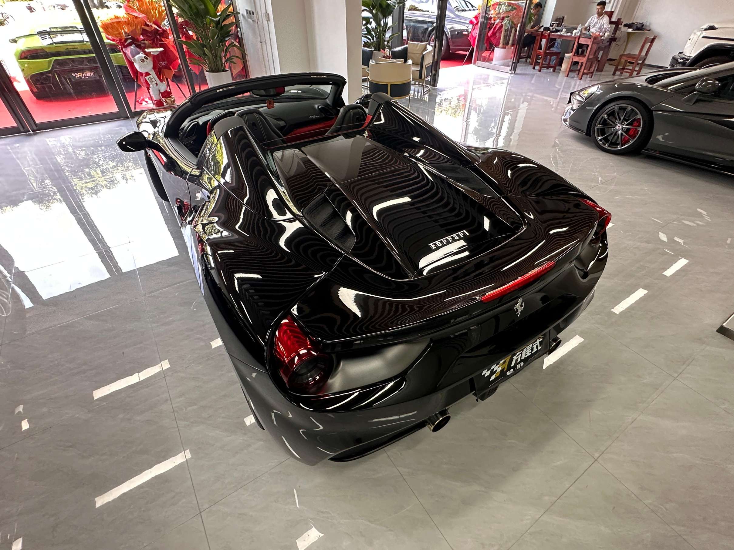 二手法拉利 488 黑色/红色 2015款 488 Spider