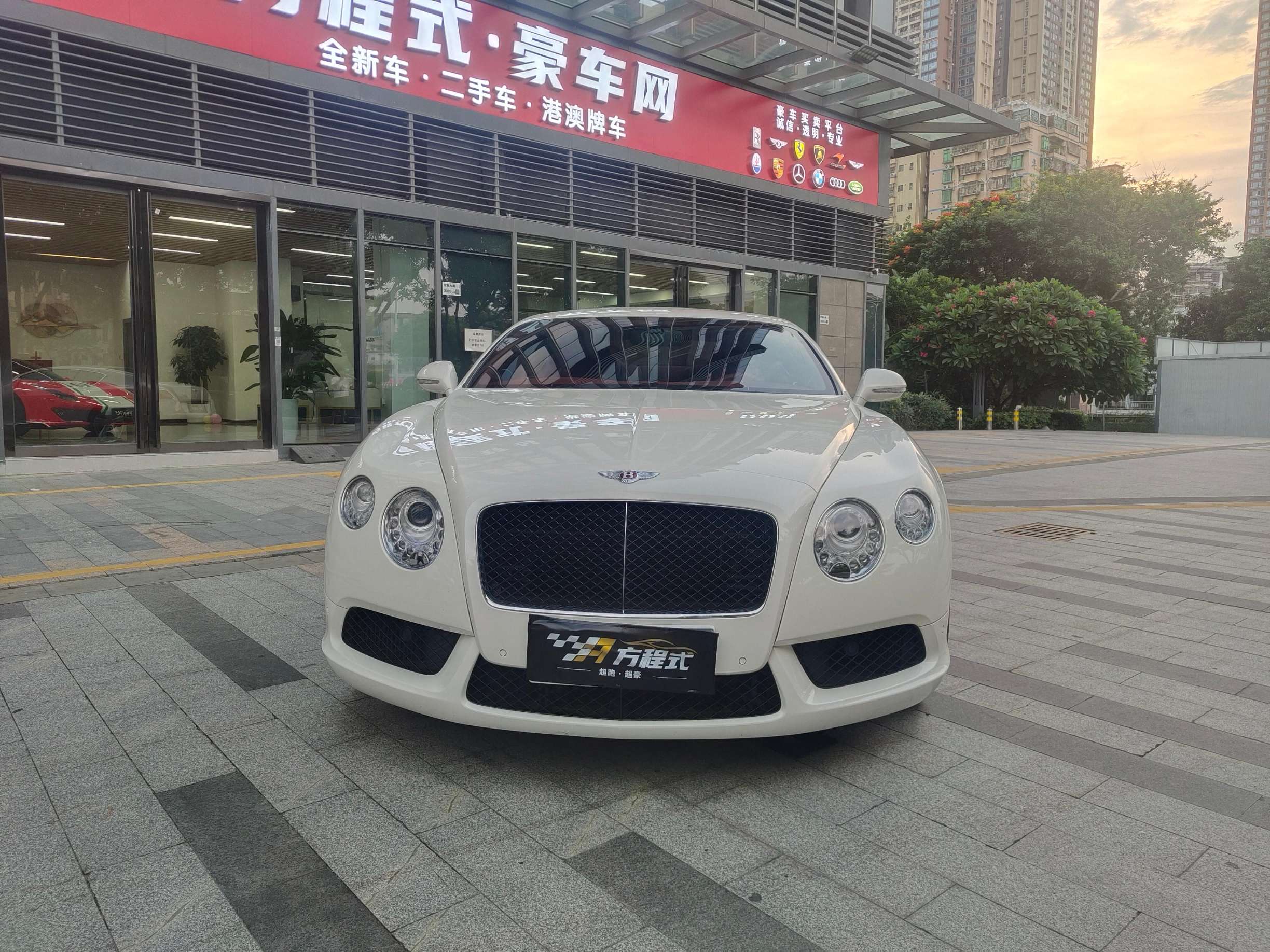 二手宾利 欧陆GT 白色/红色 2015款 4.0T GT V8 标准版