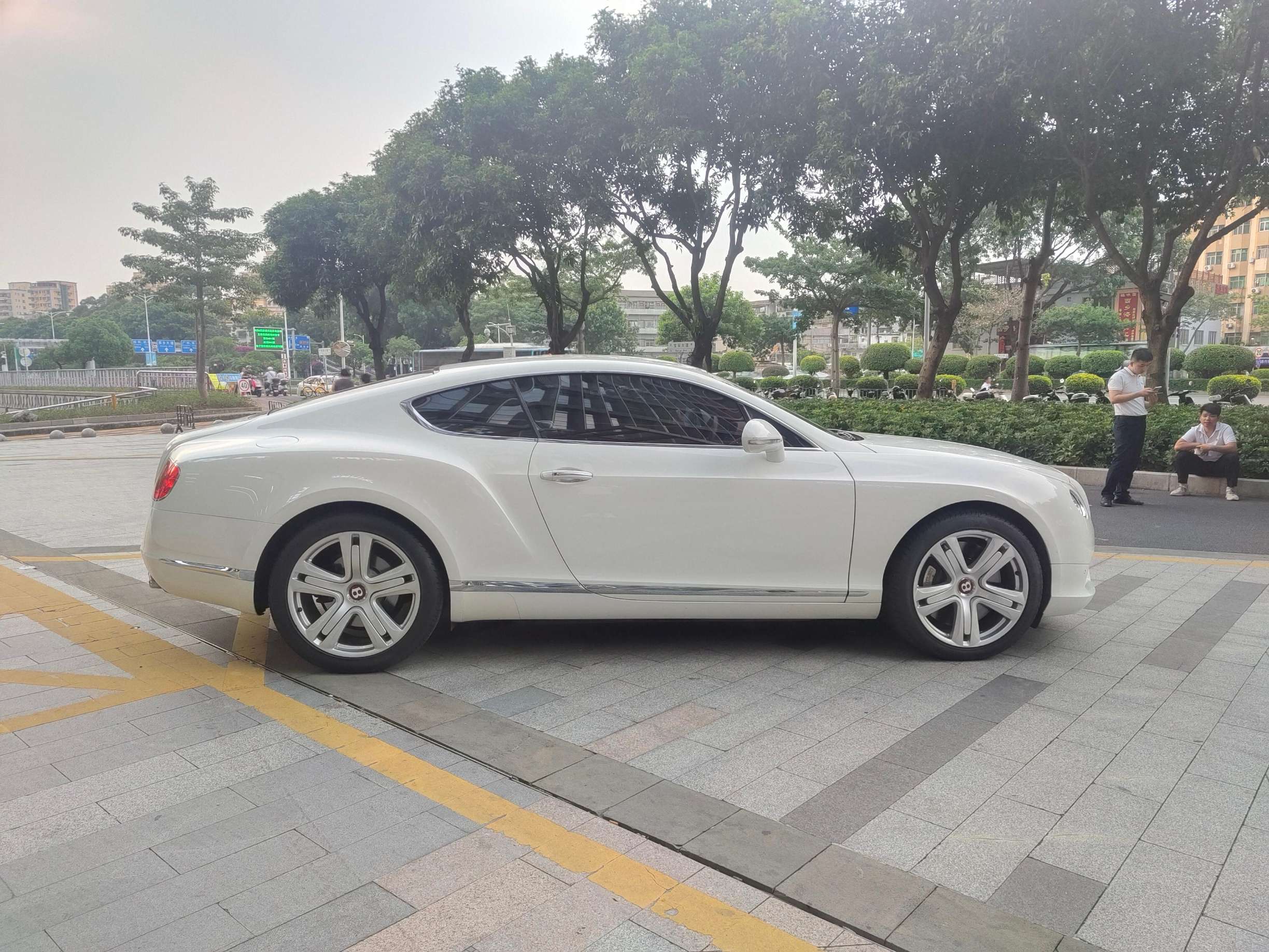 二手宾利 欧陆GT 白色/红色 2015款 4.0T GT V8 标准版