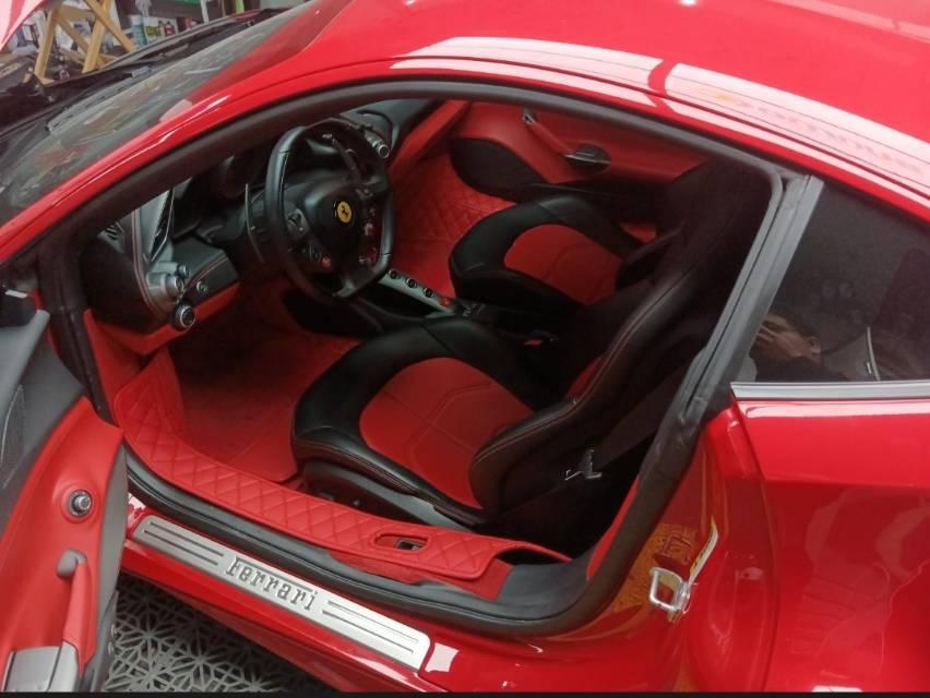二手法拉利 488 红色/黑红 2015款 488 GTB