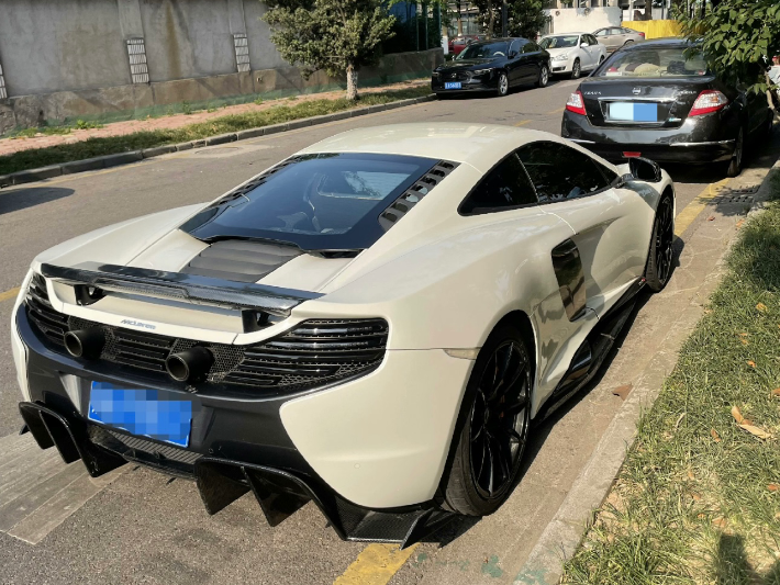 二手迈凯伦 650S 白色/黑色 2014款 3.8T Coupe
