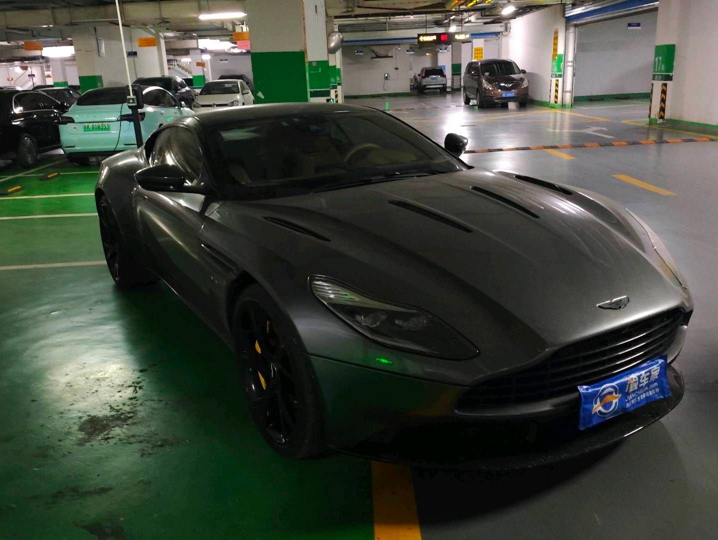 二手阿斯顿·马丁 DB11 银色/牛津粽内 2017款 5.2T V12