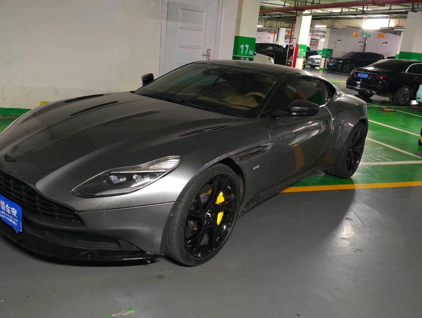 二手阿斯顿·马丁 DB11 银色/牛津粽内 2017款 5.2T V12