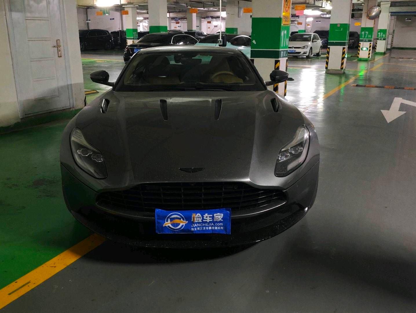 二手阿斯顿·马丁 DB11 银色/牛津粽内 2017款 5.2T V12
