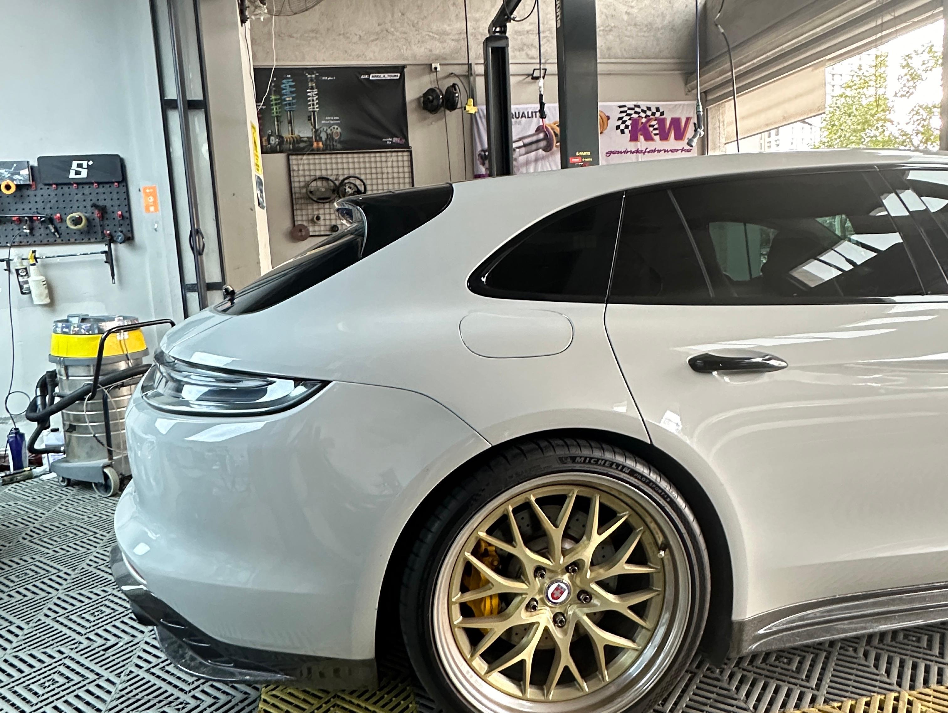 二手保时捷 Panamera 细花白/玛瑙灰 2022款 Panamera 4S Sport Turismo 2.9T