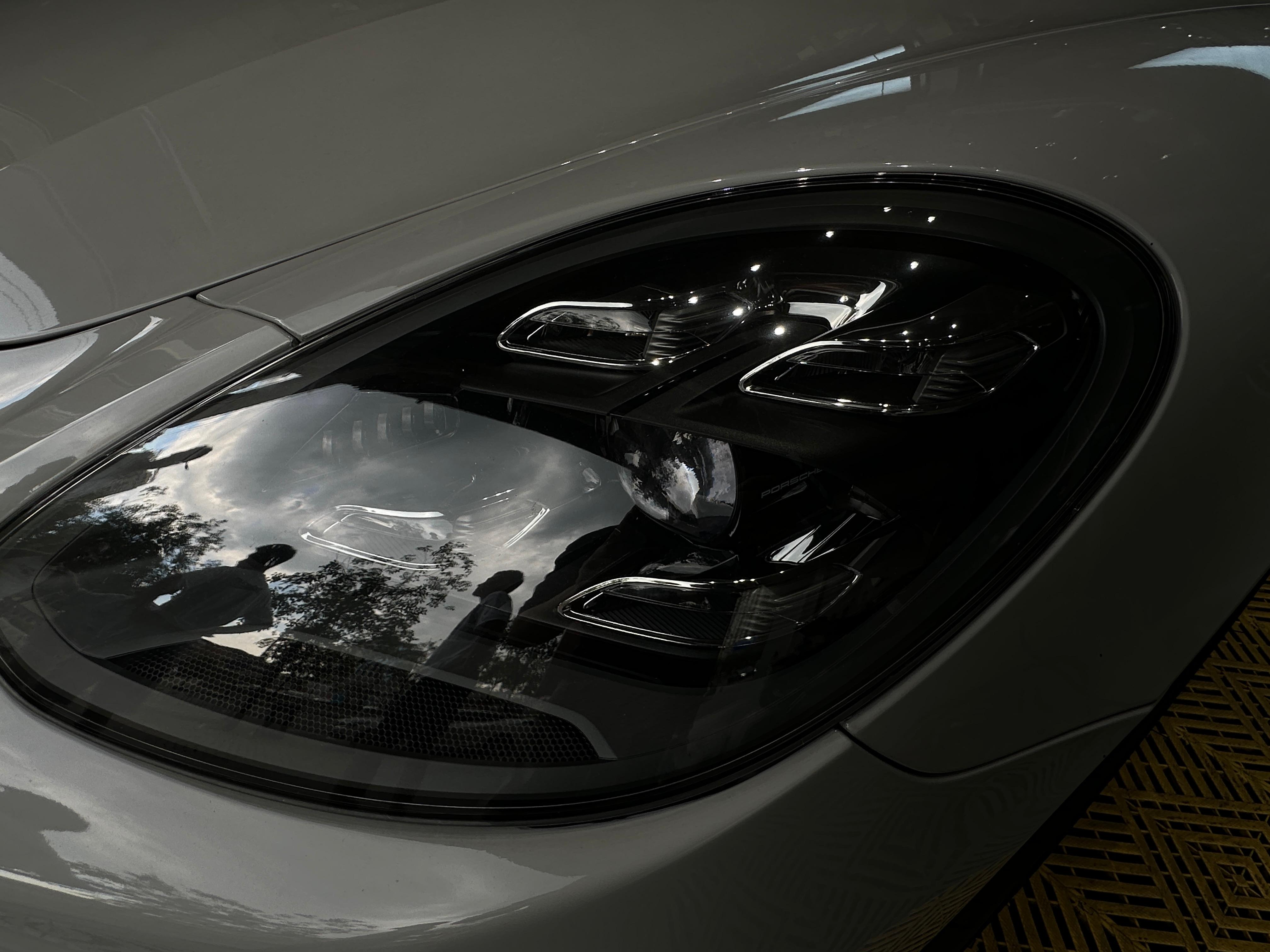 二手保时捷 Panamera 细花白/玛瑙灰 2022款 Panamera 4S Sport Turismo 2.9T