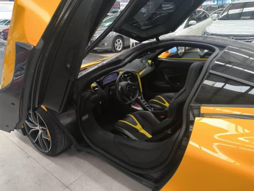 二手迈凯伦 720S 黄色/黑黄 2018款 4.0T Coupe