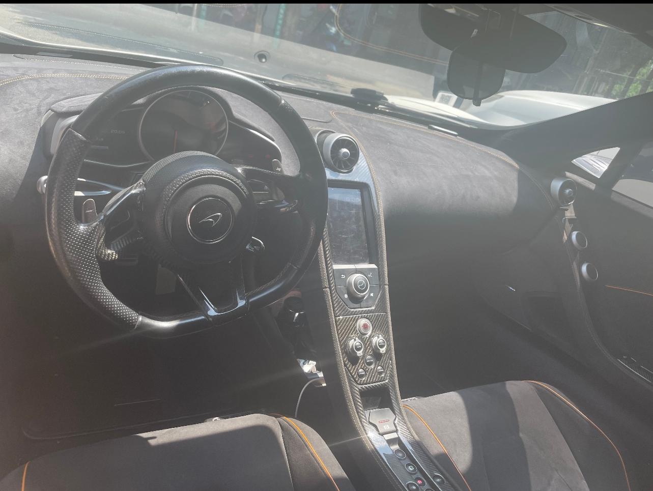 二手迈凯伦 650S 白色/黑色 2014款 3.8T Coupe