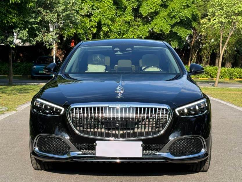 二手奔驰 迈巴赫S级 黑色/白色 2023款 S 480 4MATIC