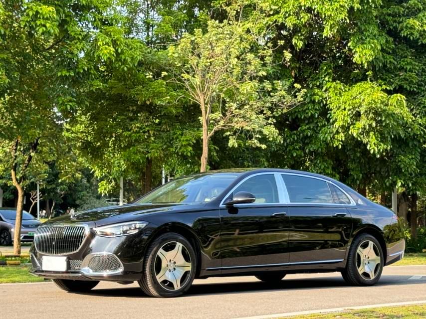 二手奔驰 迈巴赫S级 黑色/白色 2023款 S 480 4MATIC