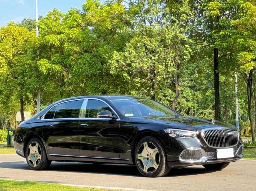 二手奔驰 迈巴赫S级 黑色/白色 2023款 S 480 4MATIC