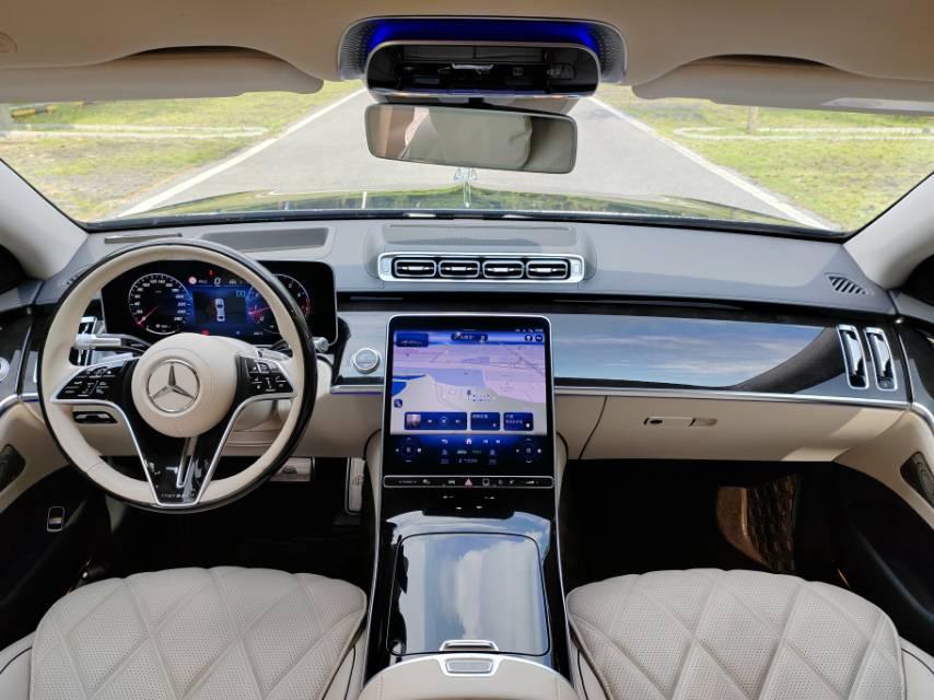 二手奔驰 迈巴赫S级 黑色/白色 2023款 S 480 4MATIC