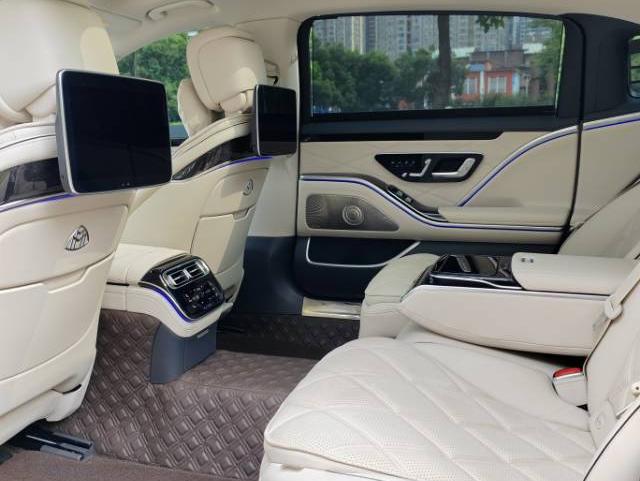 二手奔驰 迈巴赫S级 黑色/白色 2023款 S 480 4MATIC