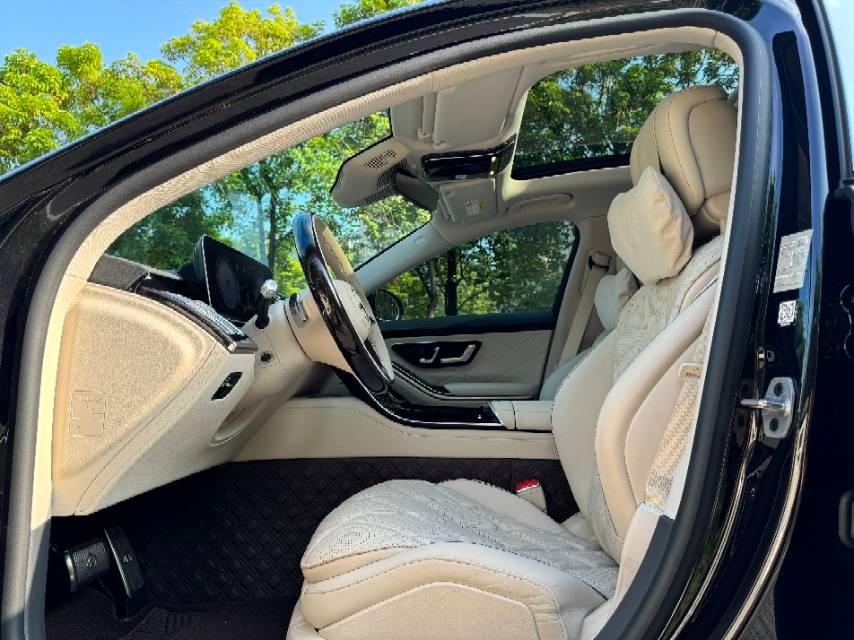 二手奔驰 迈巴赫S级 黑色/白色 2023款 S 480 4MATIC