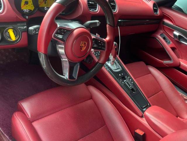 二手保时捷 718 白色/红色 2023款 Boxster 2.0T