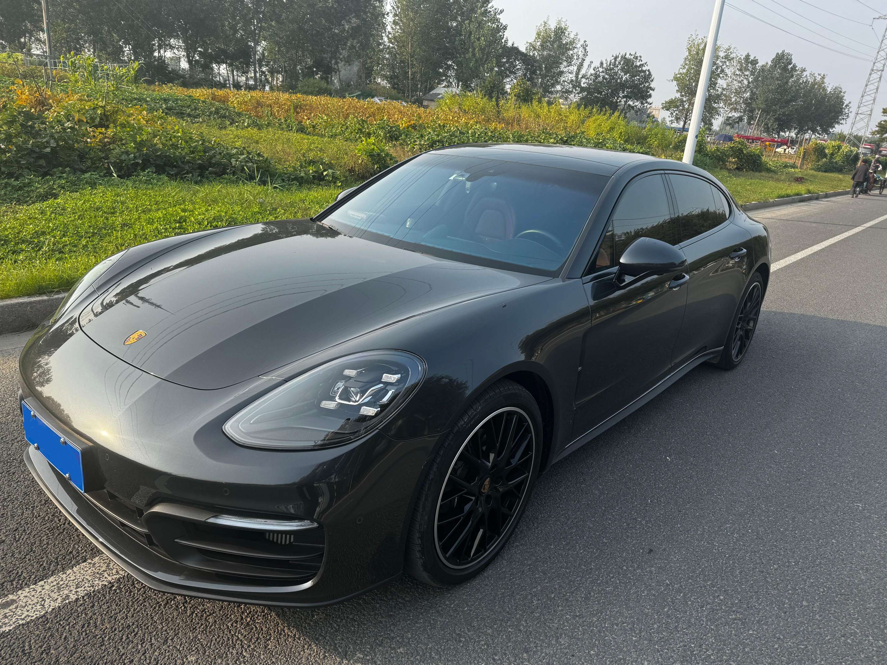 二手保时捷 Panamera 黑色/波尔多红 Panamera 行政加长版  中规版